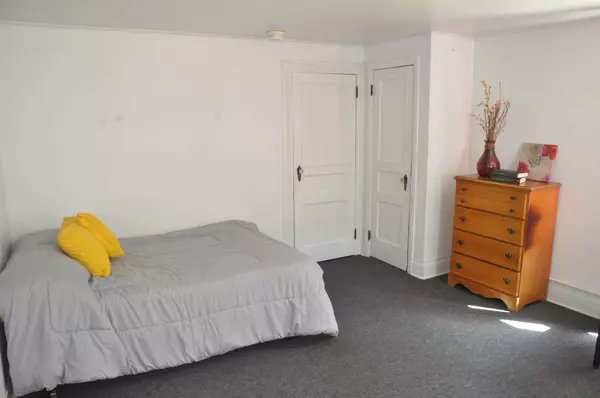 2 Bedroom on Linden Ave