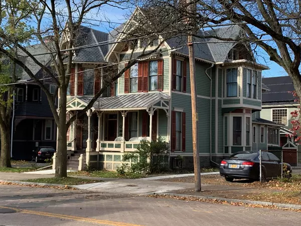 Semi-cooperative house downtown