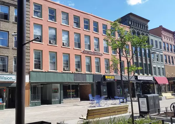 Old Cigar Factory: 3-Bed, 2-Bath Apartments on the Commons