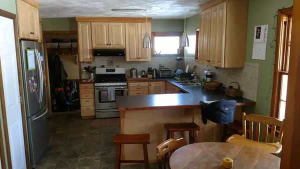 South Hill 2BR • Parking • Laundry • Near IC/Cornell • Available Now