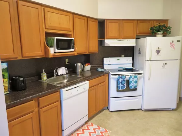 2-Bedroom Apartments on the Commons