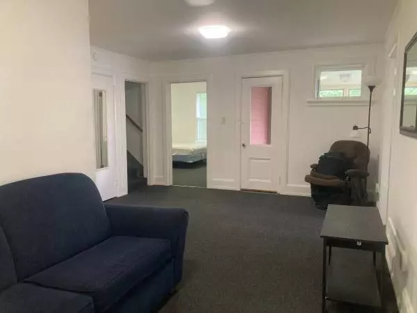 5 Bedroom Apartment available at Collegetown