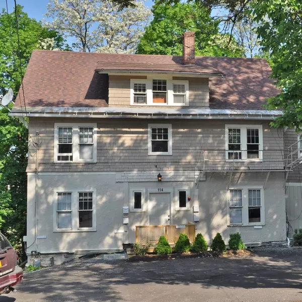 Beautifully renovated building, right by the gorge on Highland Place