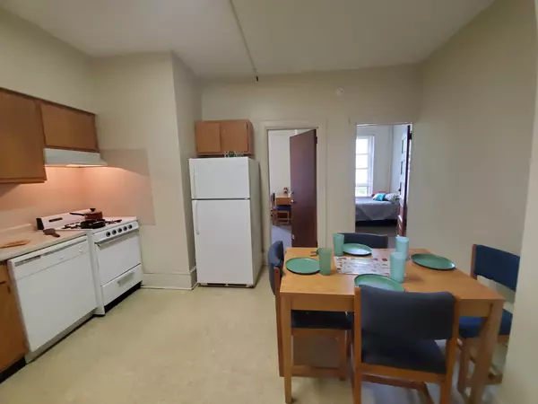 4-Bedroom on Eddy Street