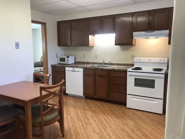 Furnished 2 Bedroom - 7 Minute Walk to Cornell