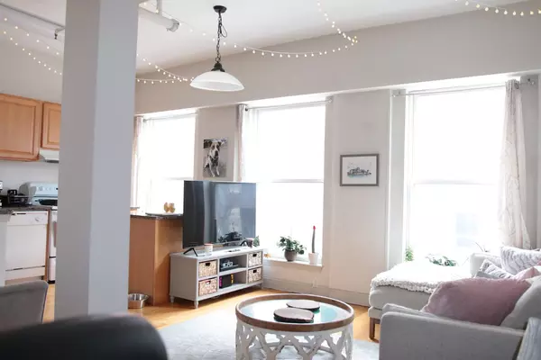Centrally located apartment in elevator building