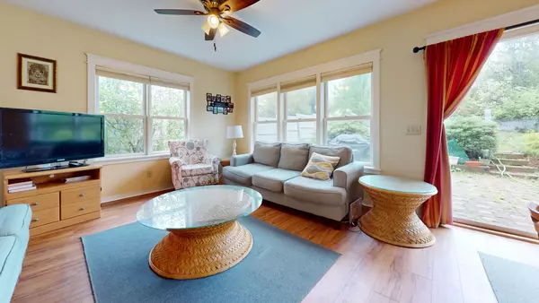E King Road – 4 Bed, 2.5 Bath with 2 cars garage