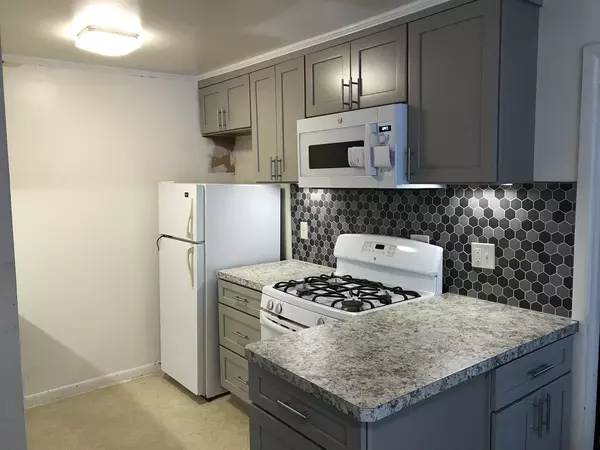 Spacious 1 Bedroom - 2nd Floor - Private Entry