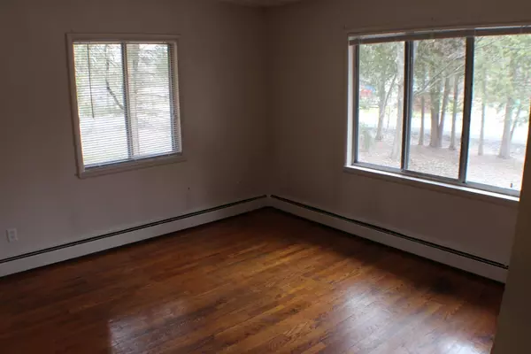 One Bedroom - Sapsucker Woods