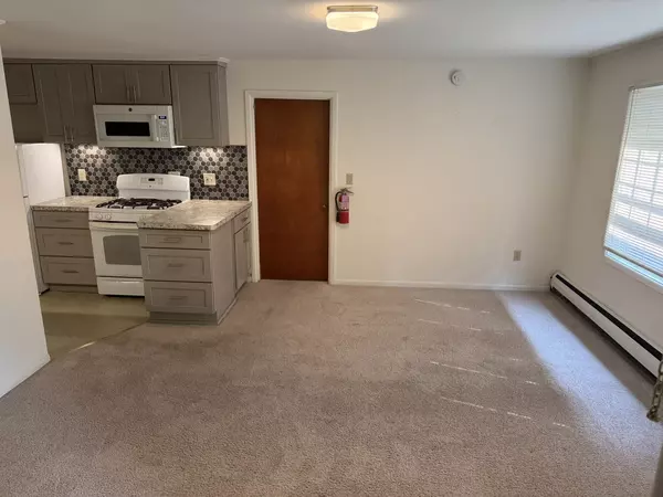 Spacious 1 Bedroom - 2nd Floor - Private Entry