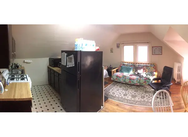 Lovely Private Top Floor  Furnished Flat