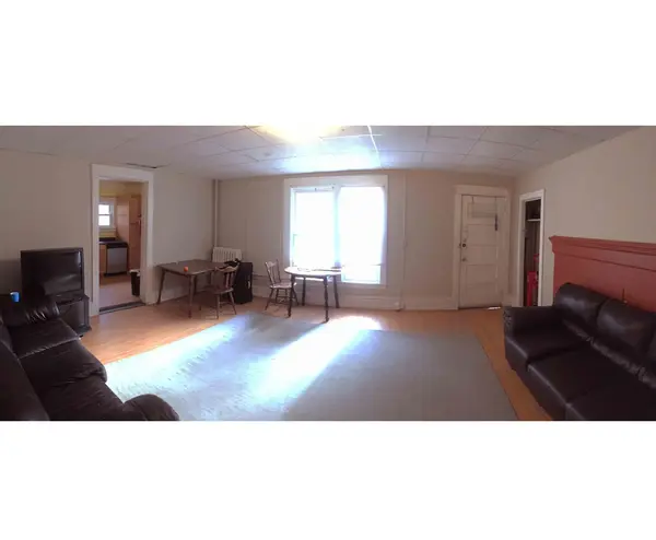 Very Spacious 4 bedroom , 2 baths, quiet nieghborhood short walk to campus. Rent per room. August 1st  2027. Lease Begins.