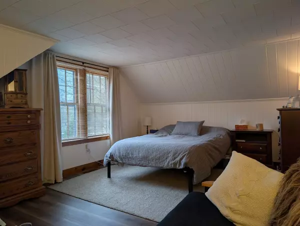 Two Bedroom w/ Large Yard