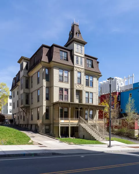 209 College Avenue; Apt 209-11