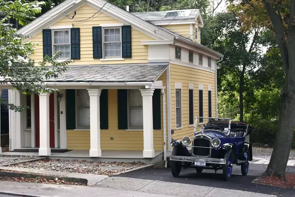 spectacular house on lower South Hill