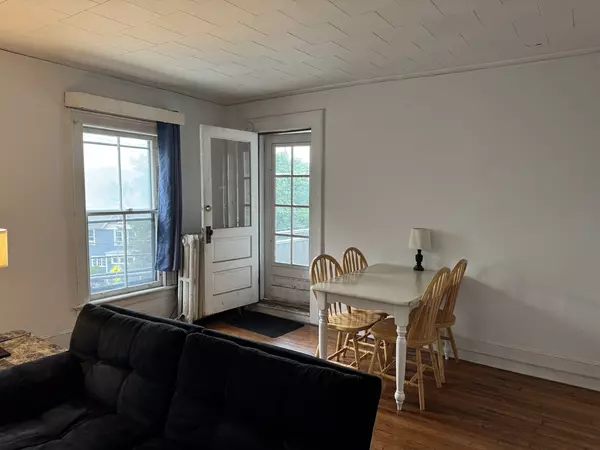 2026-27 1BR, 3, 4, or 7 BR house available (College Ave -- best location you can find) --