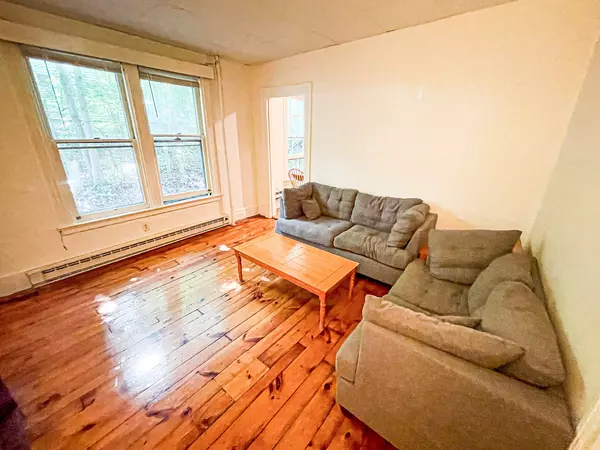 Quiet First-Floor Furnished 2BR Apt 10-Min Walk to Cornell