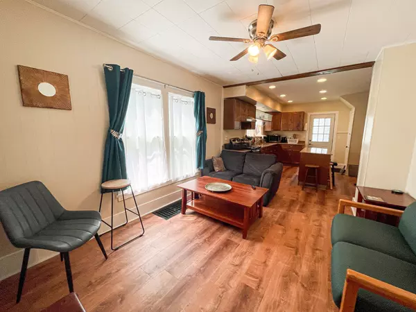  $940 w/ All Utilities Included Spacious Back Bdrm 5 in Fall Creek