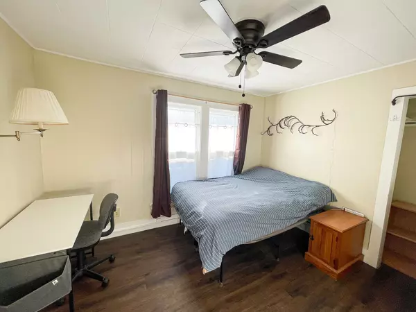  $940 w/ All Utilities Included Beautiful Cozy Bdrm 6 in Fall Creek