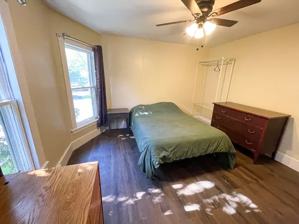  $940 w/ All Utilities Included Spacious Central Bdrm 4 in Fall Creek