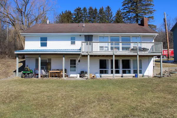 Spacious 1,300 SF Sun-Filled 2BR w/ Views – Utilities Included – 10 Min to Cornell – $1900