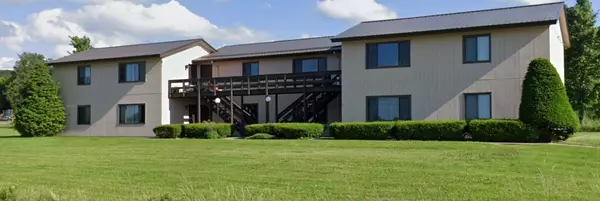 Spacious 2BR | Quiet Country Setting | 3372