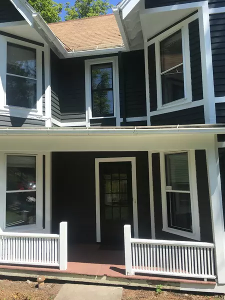 South Hill Victorian | 4 BDR | g115