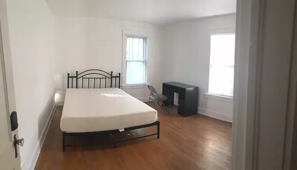 Sunny 2 Bedroom Apartment Walk to Cornell Engineering and CS