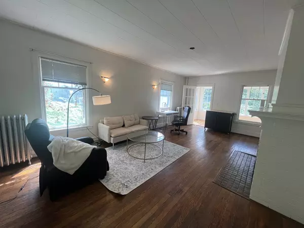 Charming 1BR Near Cornell