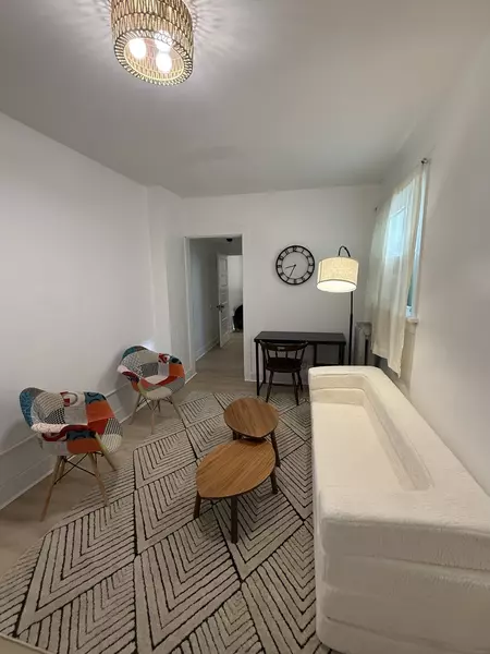 Renovated 1BR Apartments in Collegetown – Walk to Law and Engineering