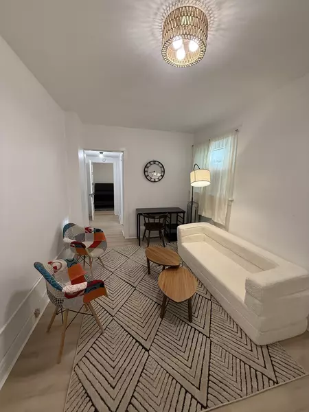 Renovated 1BR Apartments in Collegetown – Walk to Law and Engineering school