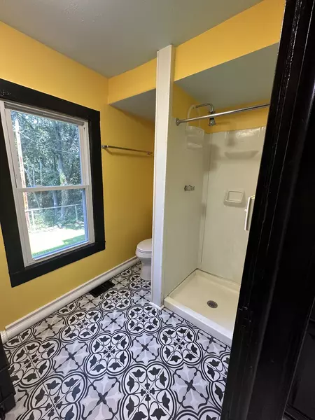 U3 Cozy, private studio, laundry, full kitchen/bath, wood floors, great location