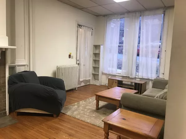 Spacious 2 Bedroom - High Ceilings - Hardwood Floors - Mudroom - Private Entry - Porch Access