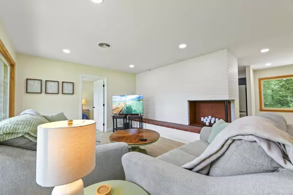 Escape Collegetown and Live Comfortably
