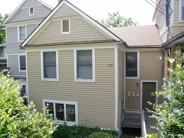 Downtown 2-bedroom