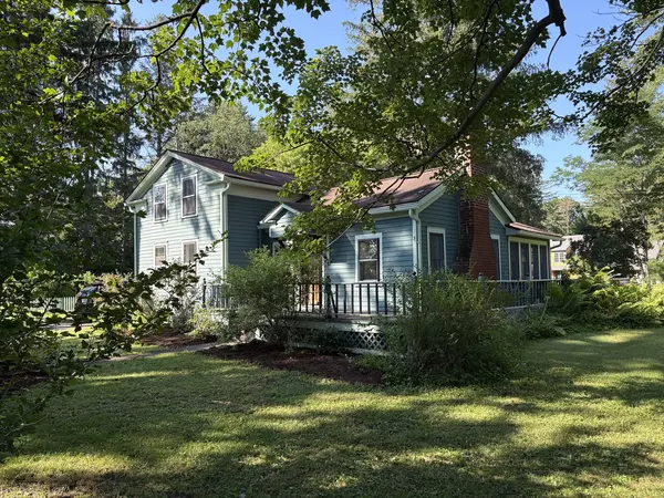 Charming 3-Bedroom Cottage — On the Cornell Bus Route