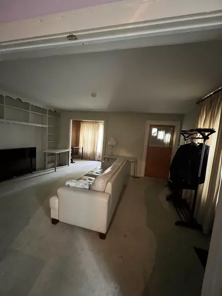 Private Furnished Room Near Cornell – $800/Month – Move-In Ready