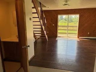 2 bedroom townhouse for rent 