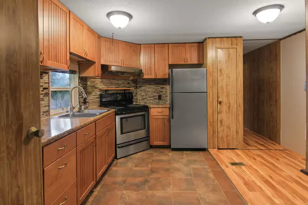 Unit B — 3BR/2BA Vintage Mobile Home, with Gorgeous Updates — $2000/month
