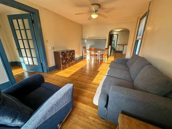 6 bedroom house for 27/28 School Year