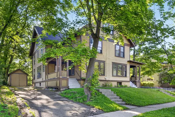 Walk to campus from this furnished 4 bedroom duplex!