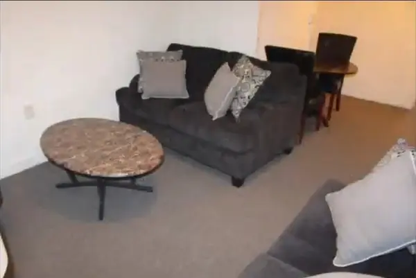Great 2 bed Apartment on A Private Street Includes Parking