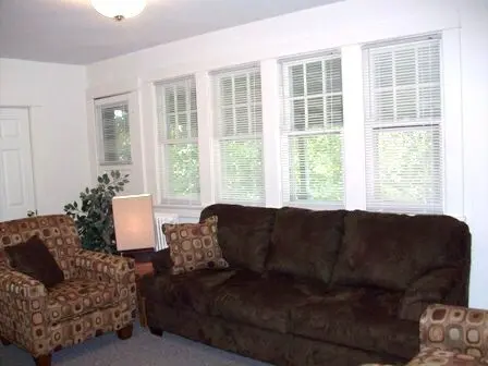 Entire top floor 5 Bed apartment with city and skyline views