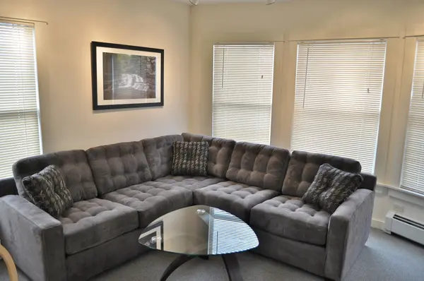 Beautiful and bright 1 bed apartment in great location