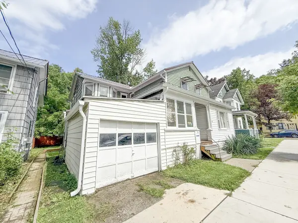 Single-Car Garage in Fall Creek